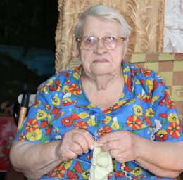 Сама плетёт своё настроение